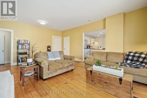 3551 Shelter Valley Road, Alnwick/Haldimand (Grafton), ON - Indoor Photo Showing Living Room