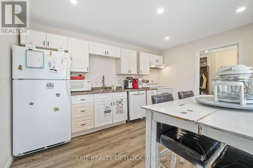 3551 Shelter Valley Road, Alnwick/Haldimand (Grafton), ON - Indoor Photo Showing Kitchen