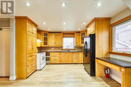 9418 Chinguacousy Road, Brampton, ON - Indoor Photo Showing Kitchen