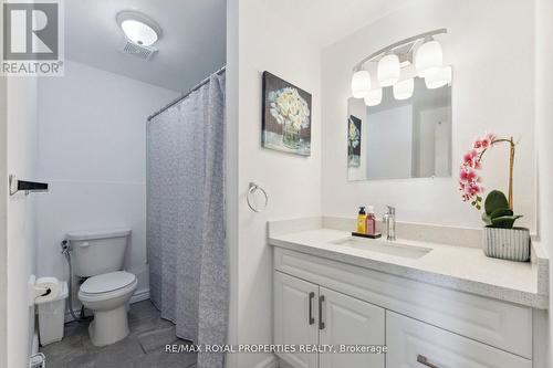 49 - 1300 Oxford Street, Oshawa, ON - Indoor Photo Showing Bathroom