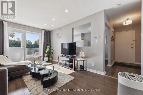 49 - 1300 Oxford Street, Oshawa, ON - Indoor Photo Showing Living Room