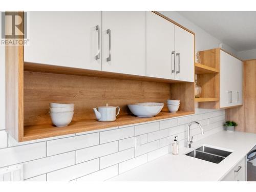 1844 Qu'Appelle Boulevard Unit# 205, Kamloops, BC - Indoor Photo Showing Kitchen With Double Sink