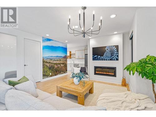 1844 Qu'Appelle Boulevard Unit# 205, Kamloops, BC - Indoor Photo Showing Living Room With Fireplace