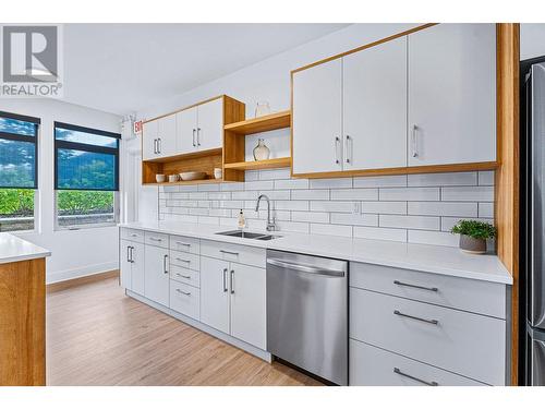 1844 Qu'Appelle Boulevard Unit# 205, Kamloops, BC - Indoor Photo Showing Kitchen With Double Sink With Upgraded Kitchen