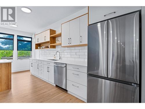 1844 Qu'Appelle Boulevard Unit# 205, Kamloops, BC - Indoor Photo Showing Kitchen With Upgraded Kitchen