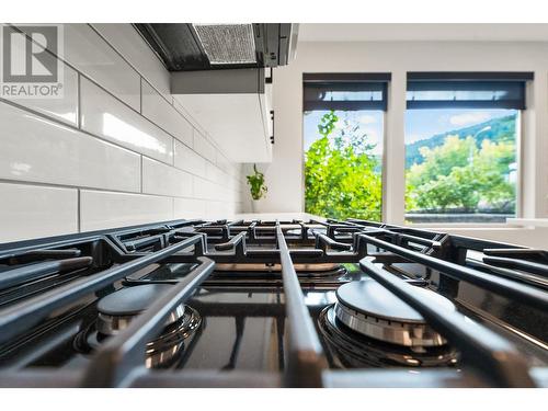 1844 Qu'Appelle Boulevard Unit# 109, Kamloops, BC - Indoor Photo Showing Kitchen