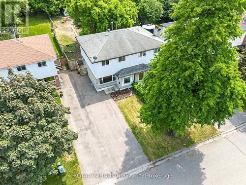 357 Durham Court, Oshawa, ON - Outdoor