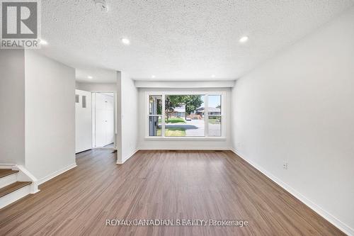 357 Durham Court, Oshawa, ON - Indoor Photo Showing Other Room