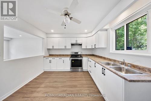 357 Durham Court, Oshawa, ON - Indoor Photo Showing Kitchen With Double Sink