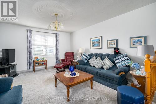 5810 County Rd 9, Greater Napanee, ON - Indoor Photo Showing Living Room