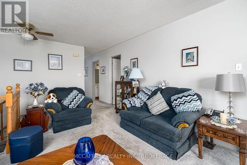 5810 County Rd 9, Greater Napanee, ON - Indoor Photo Showing Living Room