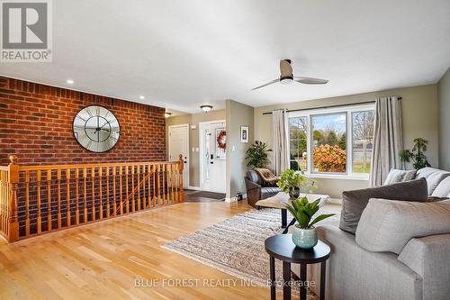 10 Abbie Lane, Norfolk (Teeterville), ON - Indoor Photo Showing Living Room