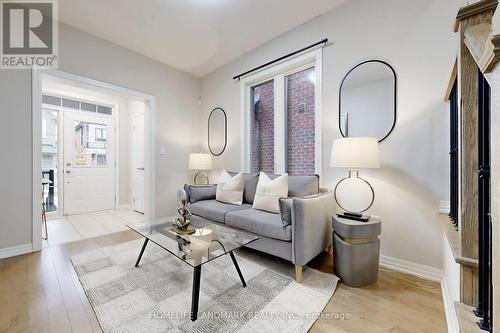 45 Willow Street, Markham, ON - Indoor Photo Showing Living Room