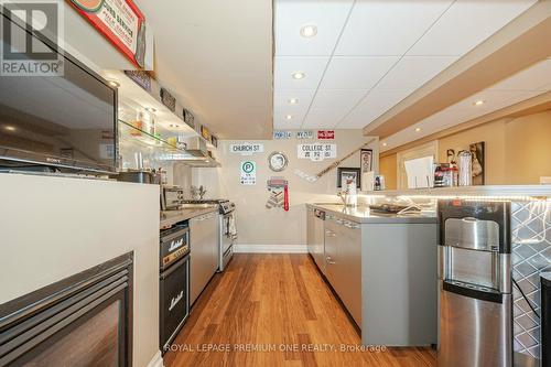 27 Giotto Crescent, Vaughan, ON - Indoor Photo Showing Kitchen