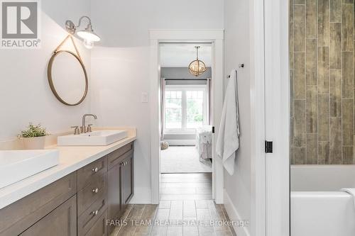 141 Dale Crescent, Bradford West Gwillimbury, ON - Indoor Photo Showing Bathroom