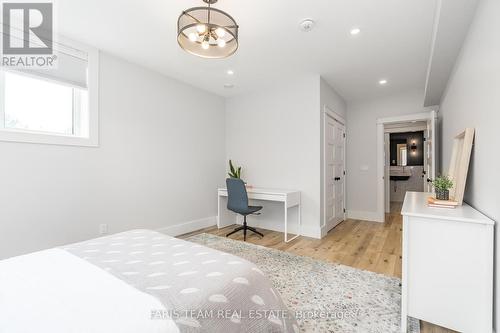 141 Dale Crescent, Bradford West Gwillimbury, ON - Indoor Photo Showing Bedroom