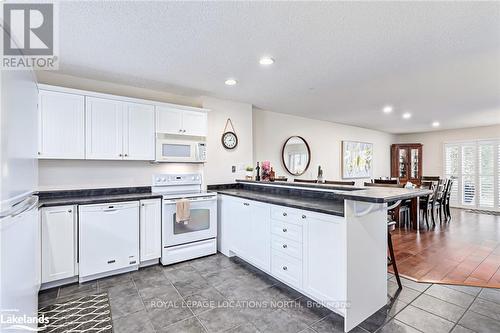 505 Oxbow Crescent, Collingwood, ON - Indoor Photo Showing Kitchen