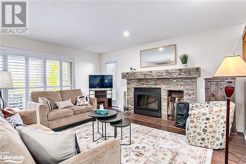 505 Oxbow Crescent, Collingwood, ON - Indoor Photo Showing Living Room With Fireplace