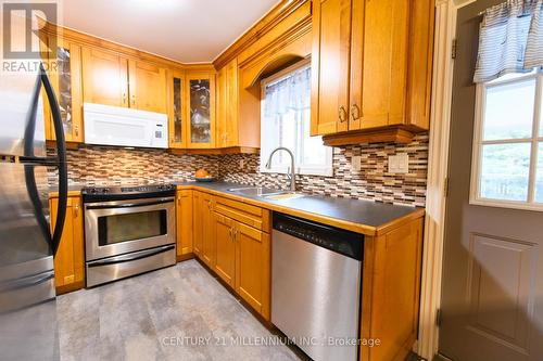 29 Shaw Street, Springwater, ON - Indoor Photo Showing Kitchen