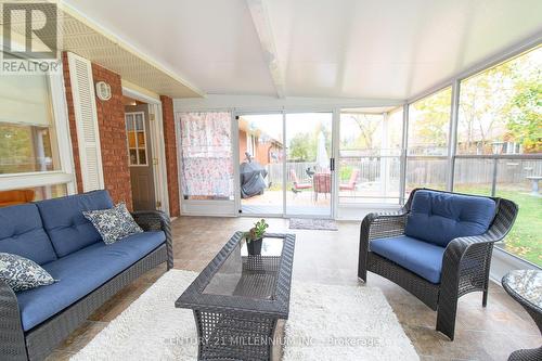 29 Shaw Street, Springwater, ON - Indoor Photo Showing Living Room