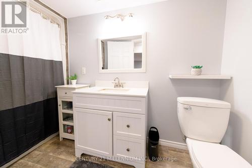 29 Shaw Street, Springwater, ON - Indoor Photo Showing Bathroom