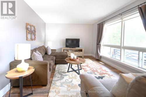 29 Shaw Street, Springwater, ON - Indoor Photo Showing Living Room