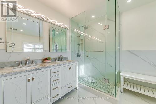 2484 Logan Avenue, Oakville, ON - Indoor Photo Showing Bathroom