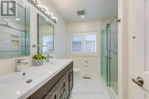 2484 Logan Avenue, Oakville, ON - Indoor Photo Showing Bathroom