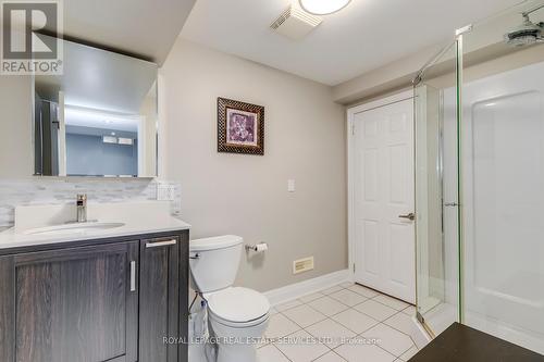 2484 Logan Avenue, Oakville, ON - Indoor Photo Showing Bathroom