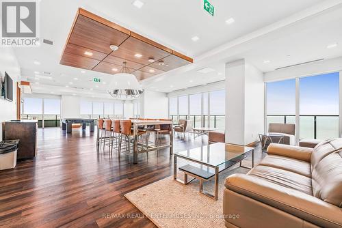 2806 - 20 Shore Breeze Drive, Toronto, ON - Indoor Photo Showing Living Room