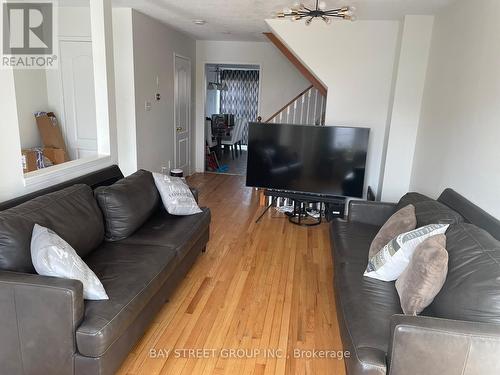 2043 Glenhampton Road, Oakville, ON - Indoor Photo Showing Living Room