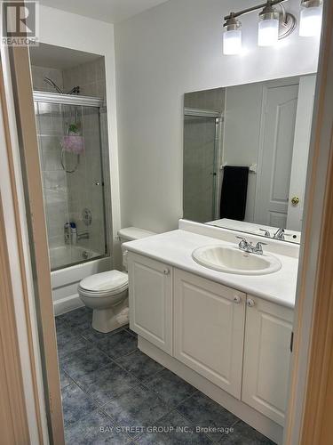 2043 Glenhampton Road, Oakville, ON - Indoor Photo Showing Bathroom