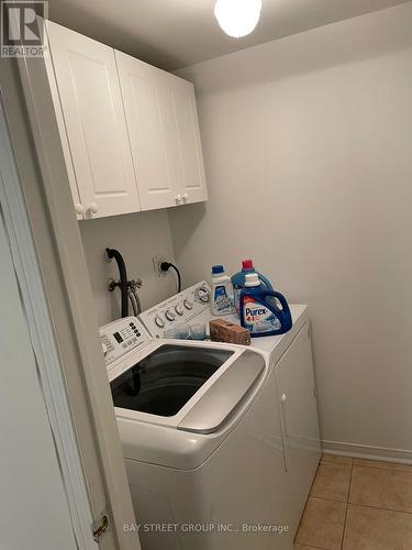 2043 Glenhampton Road, Oakville, ON - Indoor Photo Showing Laundry Room