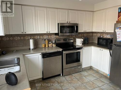 2043 Glenhampton Road, Oakville, ON - Indoor Photo Showing Kitchen