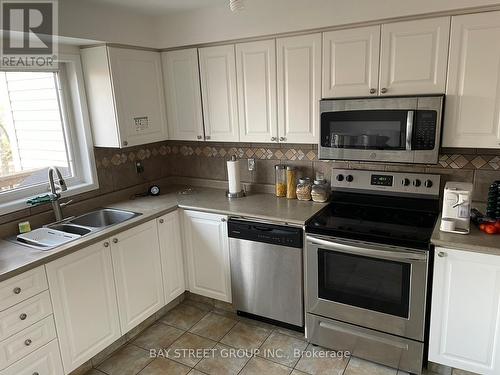 2043 Glenhampton Road, Oakville, ON - Indoor Photo Showing Kitchen With Double Sink