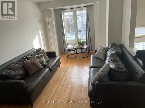 2043 Glenhampton Road, Oakville, ON - Indoor Photo Showing Living Room