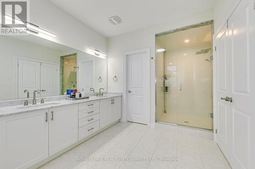 83 Ballmer Trail, Oakville, ON - Indoor Photo Showing Bathroom