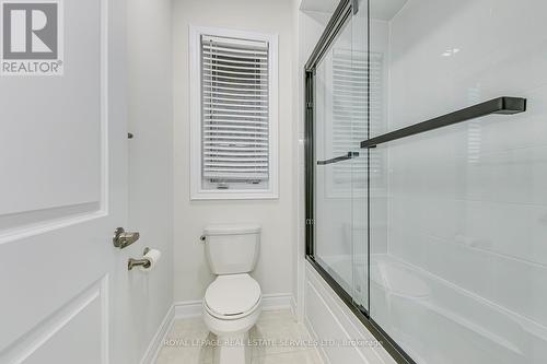 83 Ballmer Trail, Oakville, ON - Indoor Photo Showing Bathroom