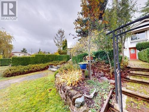 4328 Westview Ave, Powell River, BC - Outdoor