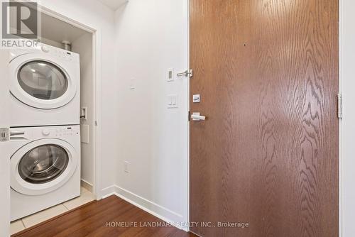 809 - 360 Square One Drive, Mississauga, ON - Indoor Photo Showing Laundry Room