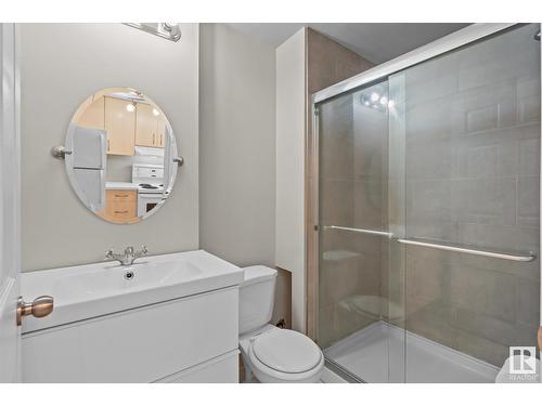 15806 139 St Nw, Edmonton, AB - Indoor Photo Showing Bathroom