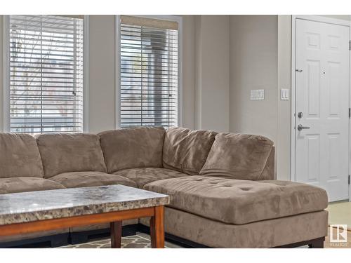 15806 139 St Nw, Edmonton, AB - Indoor Photo Showing Living Room