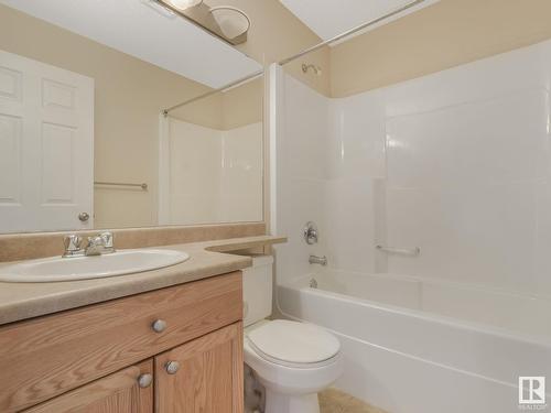 3344 24 Av Nw, Edmonton, AB - Indoor Photo Showing Bathroom