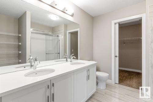 8538 Cushing Pl Sw, Edmonton, AB - Indoor Photo Showing Bathroom