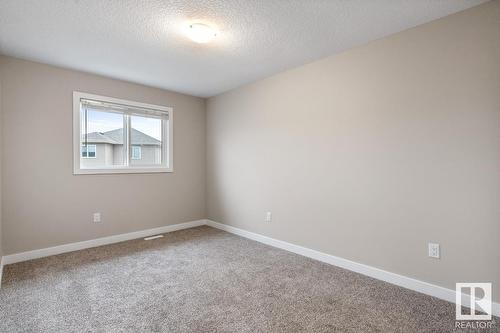 8538 Cushing Pl Sw, Edmonton, AB - Indoor Photo Showing Other Room