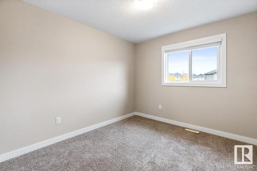 8538 Cushing Pl Sw, Edmonton, AB - Indoor Photo Showing Other Room