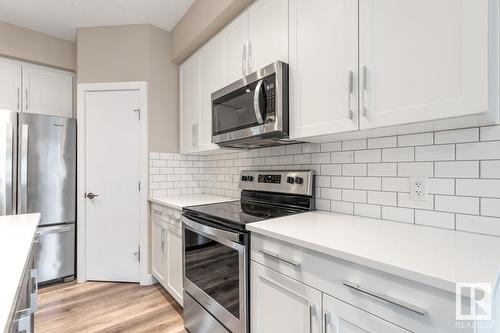 8538 Cushing Pl Sw, Edmonton, AB - Indoor Photo Showing Kitchen With Upgraded Kitchen