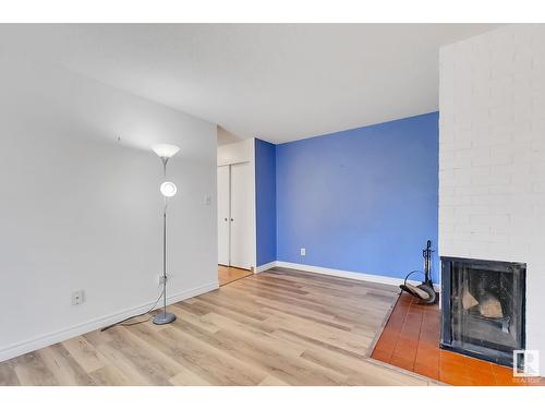 #5 10836 116 St Nw, Edmonton, AB - Indoor With Fireplace