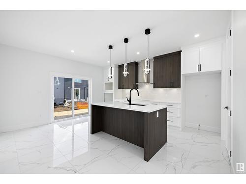 6844 171 Av Nw, Edmonton, AB - Indoor Photo Showing Kitchen With Upgraded Kitchen