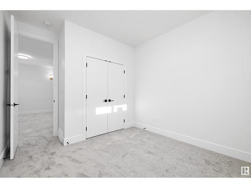 6844 171 Av Nw, Edmonton, AB - Indoor Photo Showing Other Room